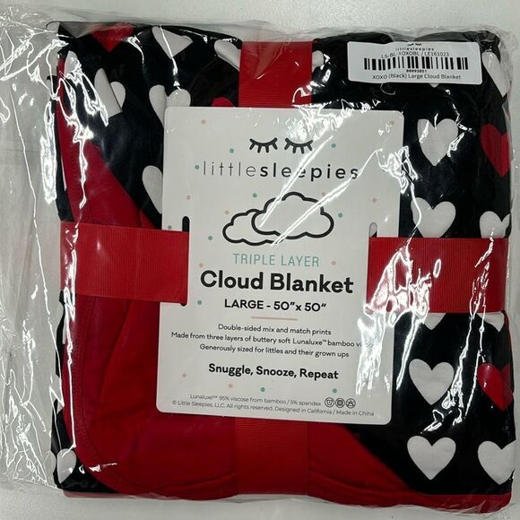 Little Sleepies XOXO Large Cloud Blanket - Picture 1 of 4